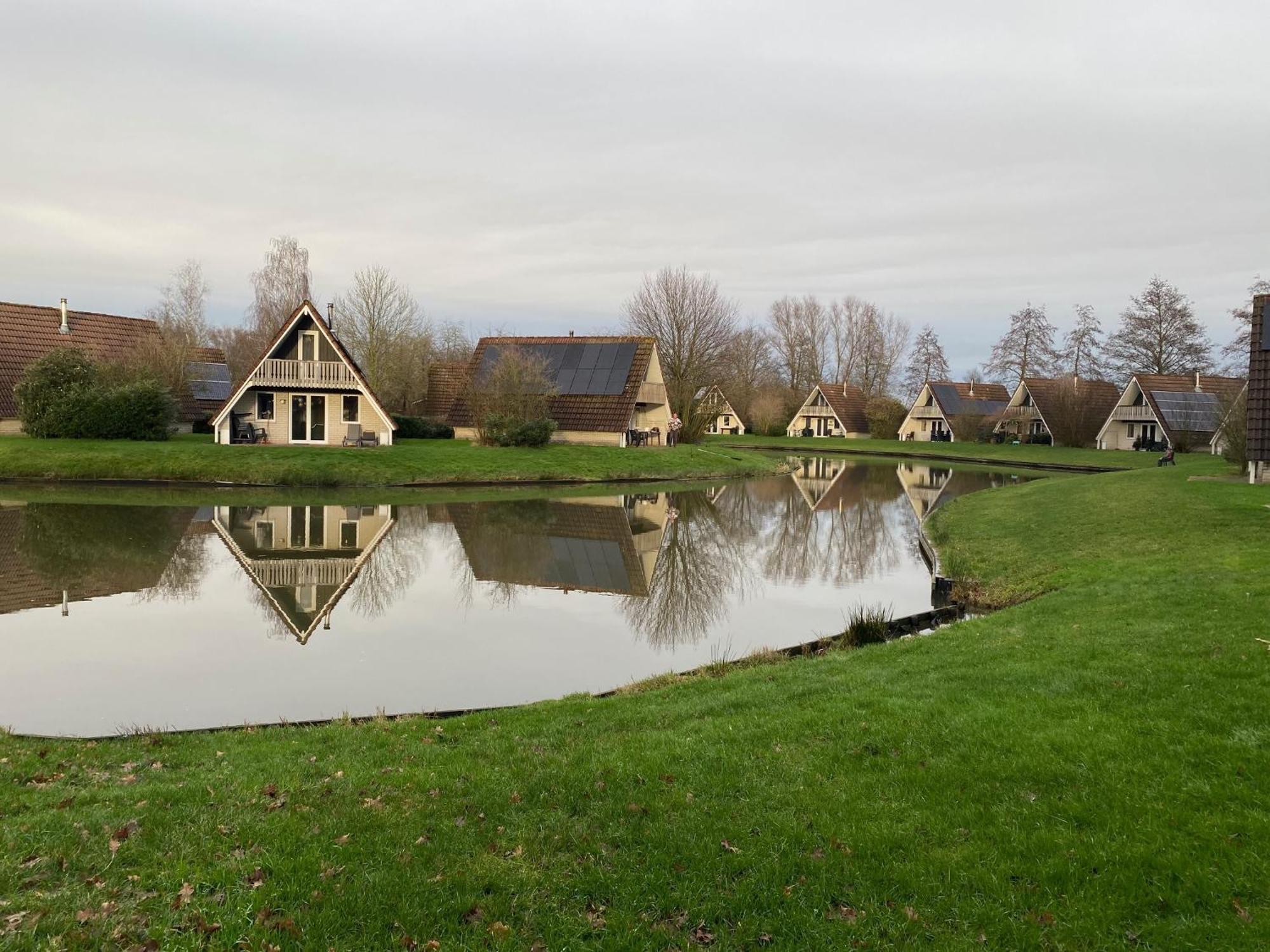 Bungalows In Het Holt Gramsbergen Номер фото